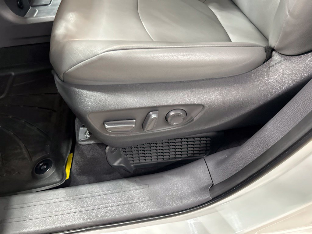 Used 2021 Toyota Sienna XLE AWD/4WD image 11
