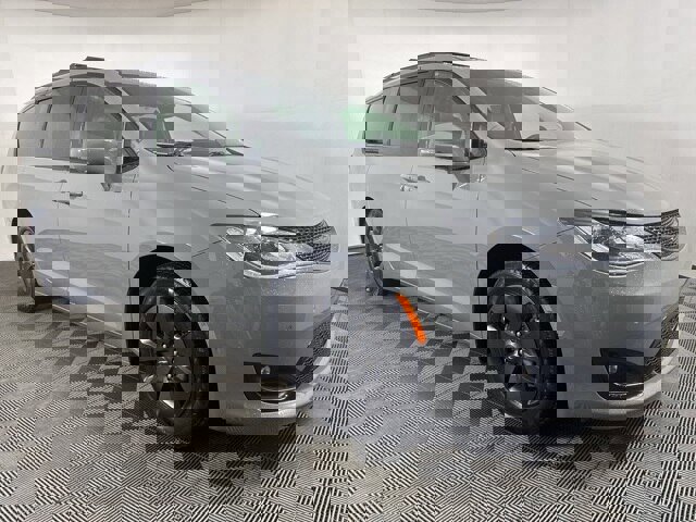 Used 2020 Chrysler Pacifica Limited w/ Advanced Safetytec Group image 1