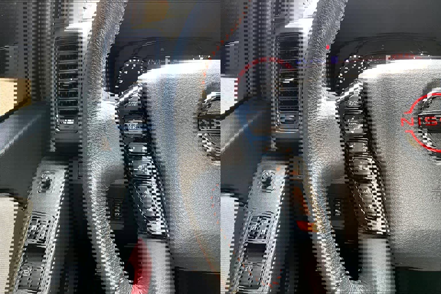 Used 2023 Nissan Frontier Pro-X w/ Pro Convenience Package image 24