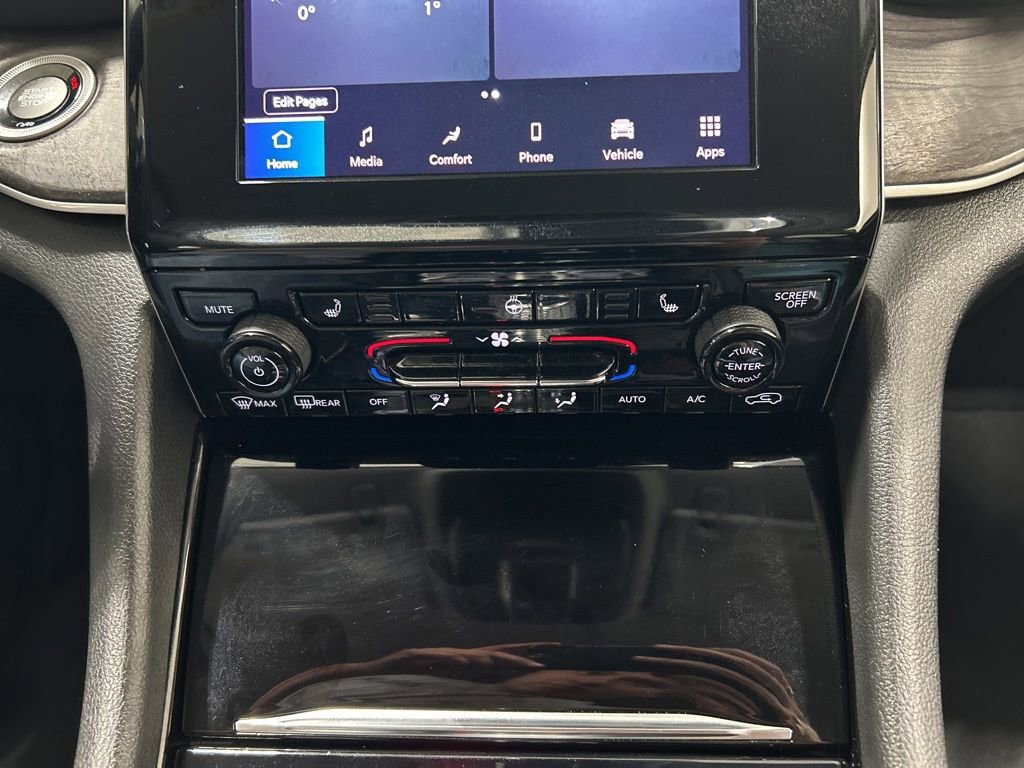 Used 2022 Jeep Grand Cherokee L Limited AWD/4WD image 23