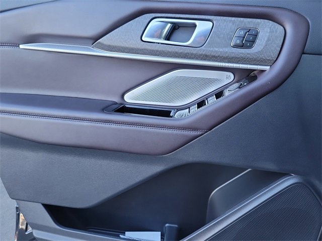 Certified 2025 Ford Explorer Platinum image 21