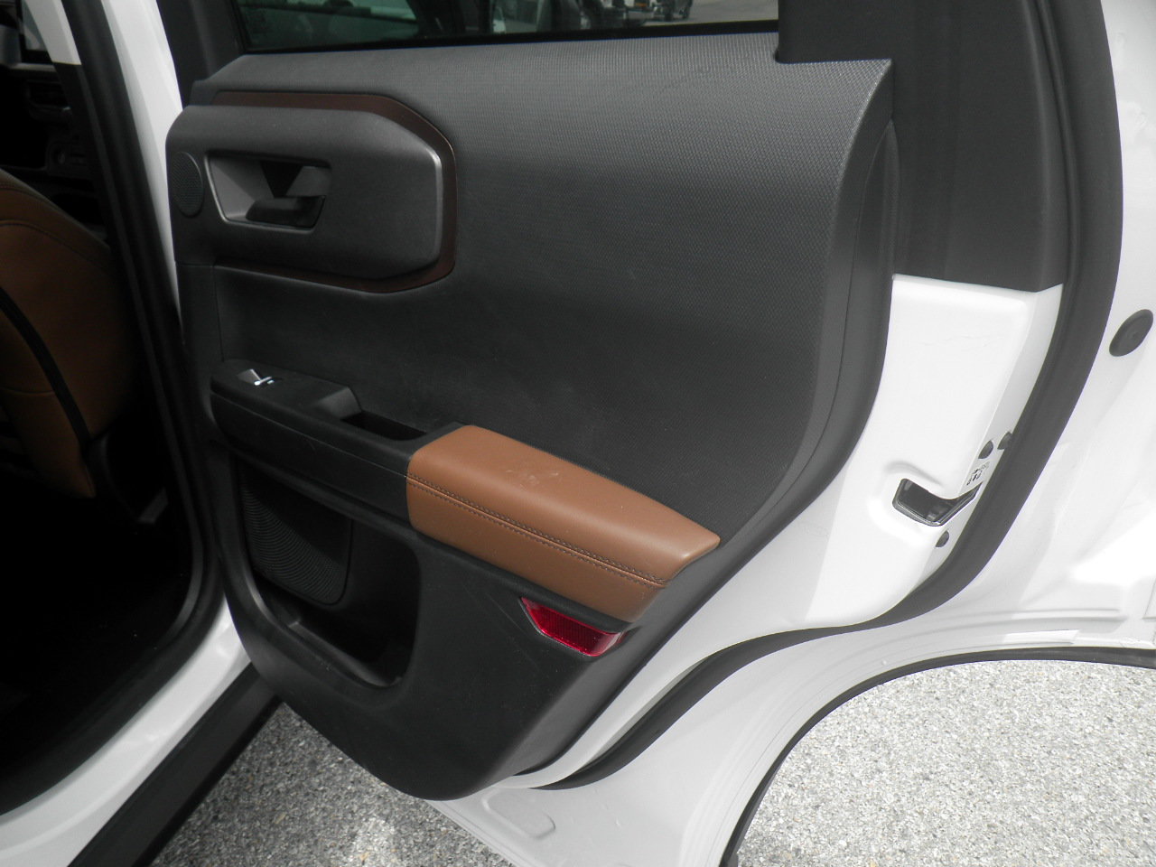 Certified 2025 Ford Bronco Sport Outer Banks w/ Outer Banks Tech Package+ AWD/4WD image 25