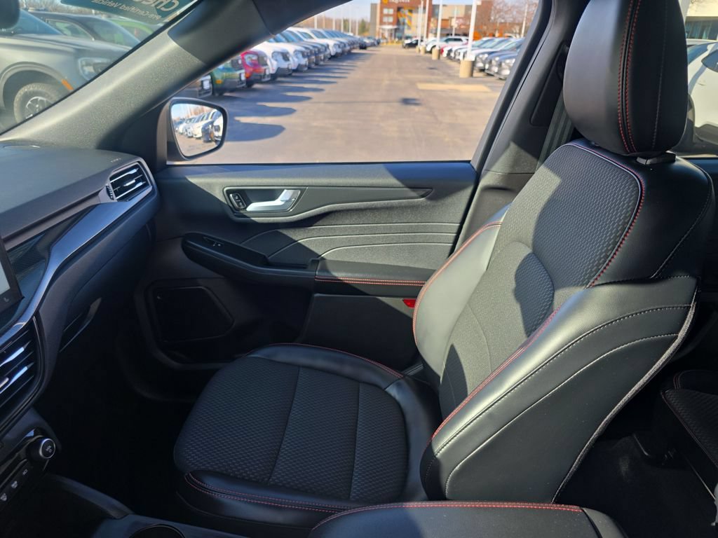 Certified 2023 Ford Escape ST-Line Elite AWD/4WD image 36