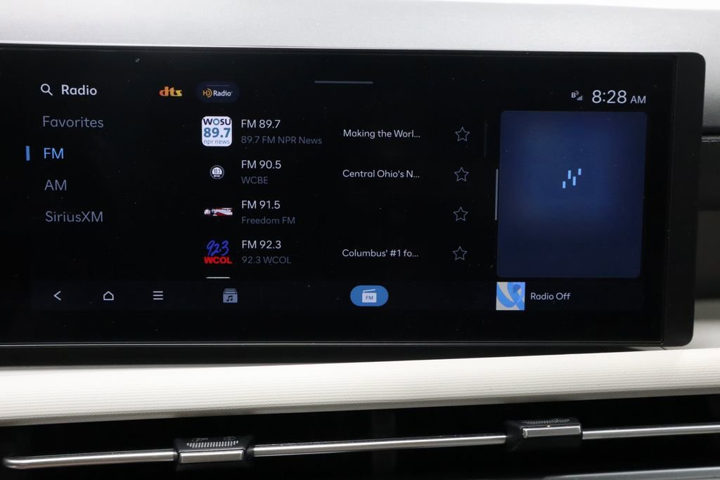 Used 2025 Hyundai Tucson SE AWD/4WD image 3