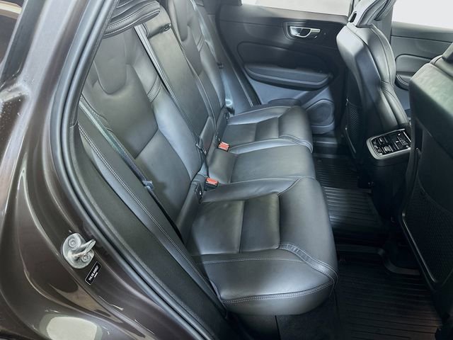 Used 2022 Volvo XC60 B5 Inscription w/ Climate Package image 14