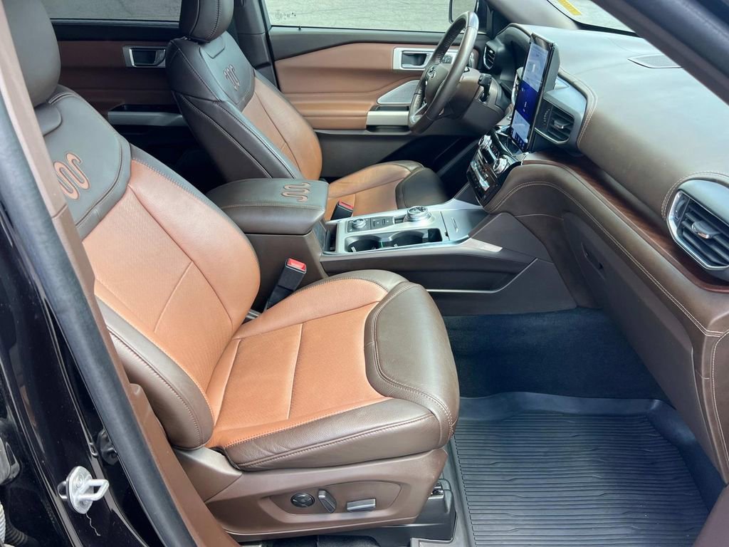Certified 2022 Ford Explorer King Ranch w/ Premium Technology Package image 13