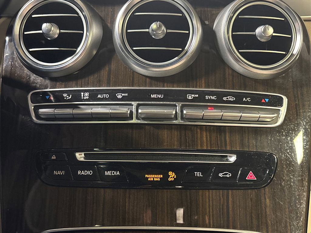 Used 2019 Mercedes-Benz GLC 300 4MATIC image 32