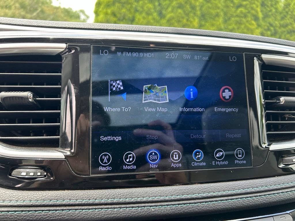 Used 2017 Chrysler Pacifica Platinum FWD image 27