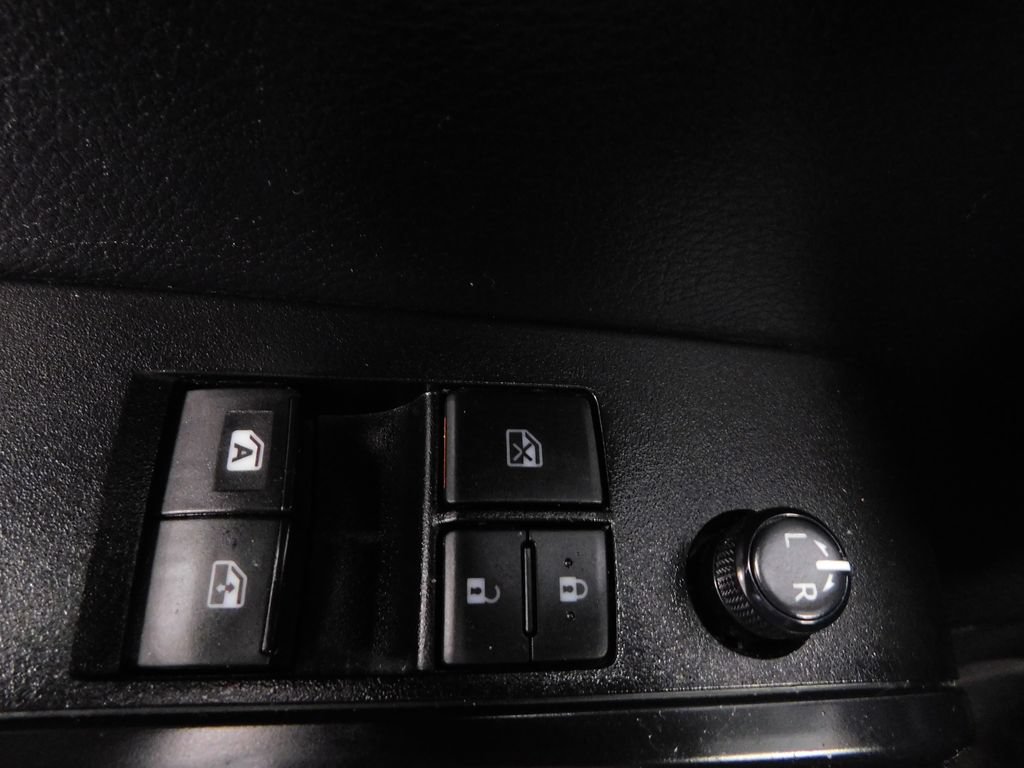 Used 2020 Toyota Tacoma SR w/ SR Convenience Package AWD/4WD image 13
