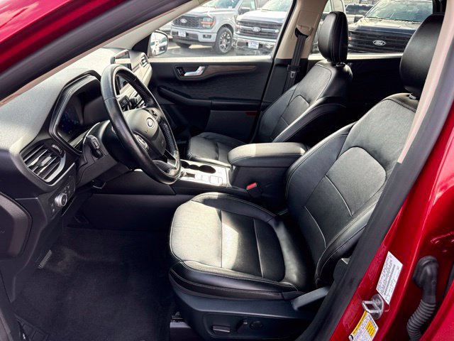 Certified 2020 Ford Escape Titanium w/ Titanium Premium Package 2.0 AWD/4WD image 19