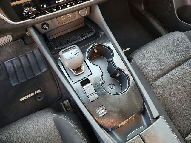 Used 2025 Nissan Rogue SV FWD image 14