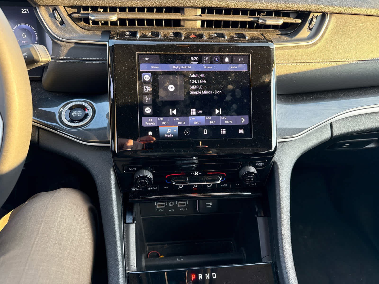 Used 2023 Jeep Grand Cherokee L Laredo image 13