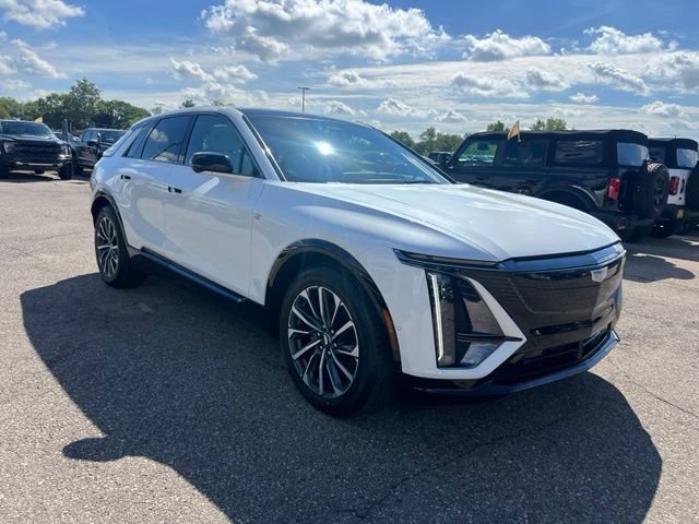 Used 2024 Cadillac Lyriq Sport AWD/4WD image 3