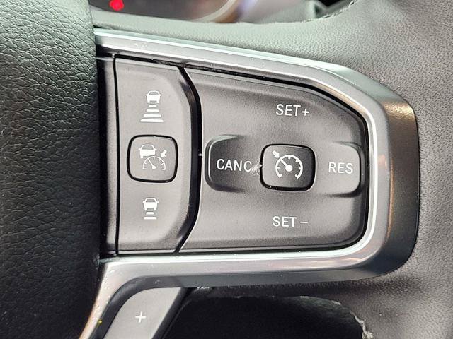 Used 2025 RAM 3500 Laramie AWD/4WD image 33