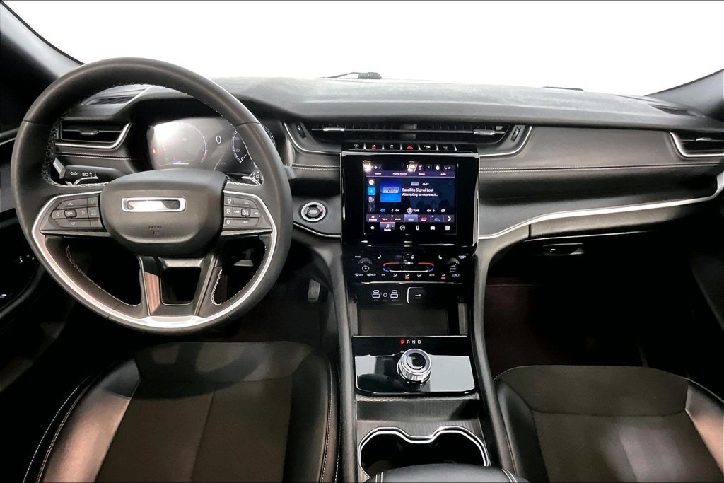 Used 2023 Jeep Grand Cherokee Altitude AWD/4WD image 15