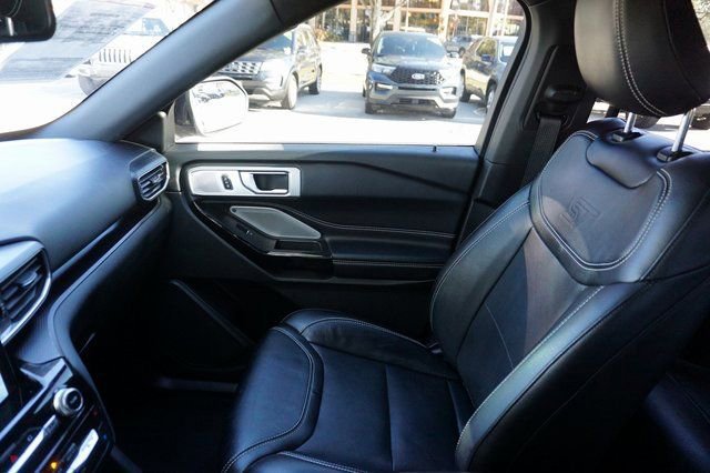 Certified 2022 Ford Explorer ST w/ Equipment Group 401A image 31