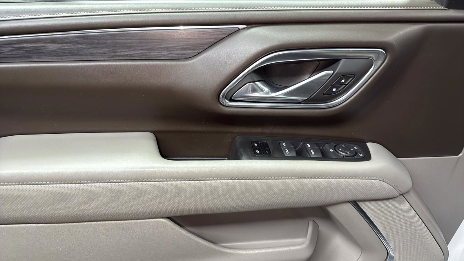 Used 2023 GMC Yukon XL SLT image 12