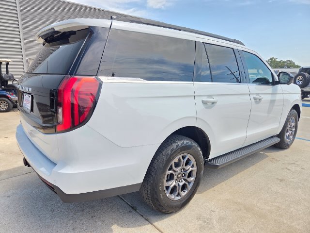 Certified 2025 Ford Expedition Active AWD/4WD image 10