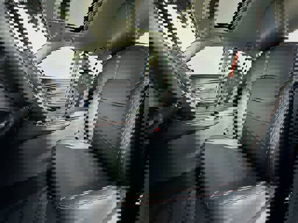 Used 2025 Nissan Sentra SR w/ SR Premium Package image 15