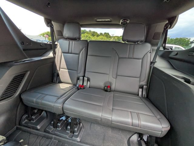Used 2022 Chevrolet Tahoe RST w/ Luxury Package AWD/4WD image 17