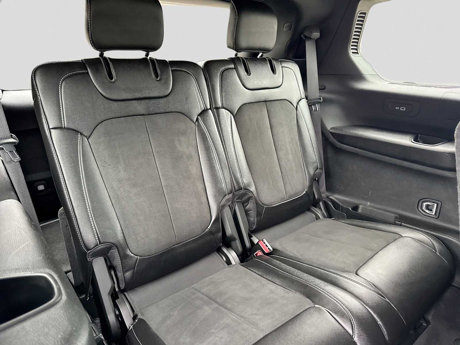 Used 2023 Jeep Grand Cherokee L Laredo AWD/4WD image 21