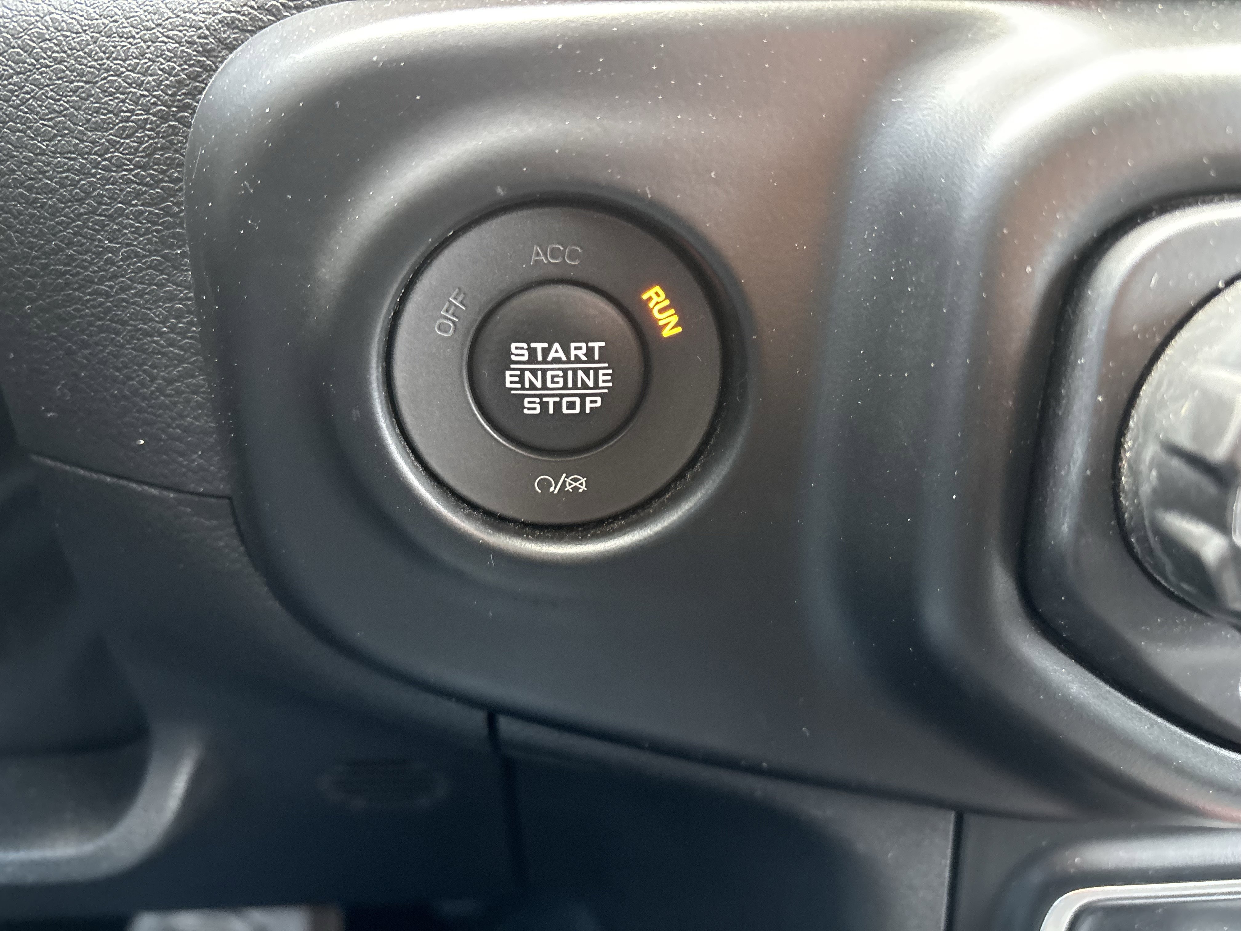 Used 2022 Jeep Gladiator Rubicon w/ LED Lighting Group AWD/4WD image 31