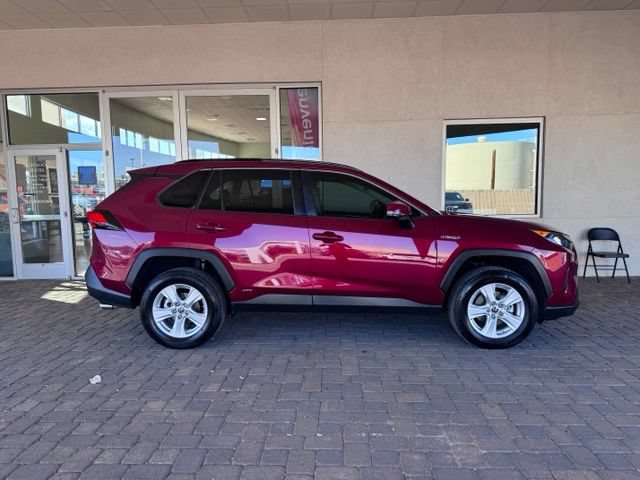 Used 2021 Toyota RAV4 LE w/ Carpet Mat Package (TMS) AWD/4WD image 6
