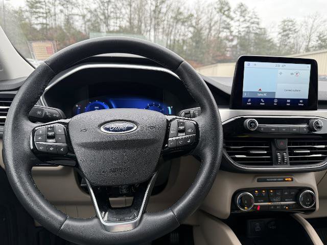 Certified 2022 Ford Escape Titanium image 15