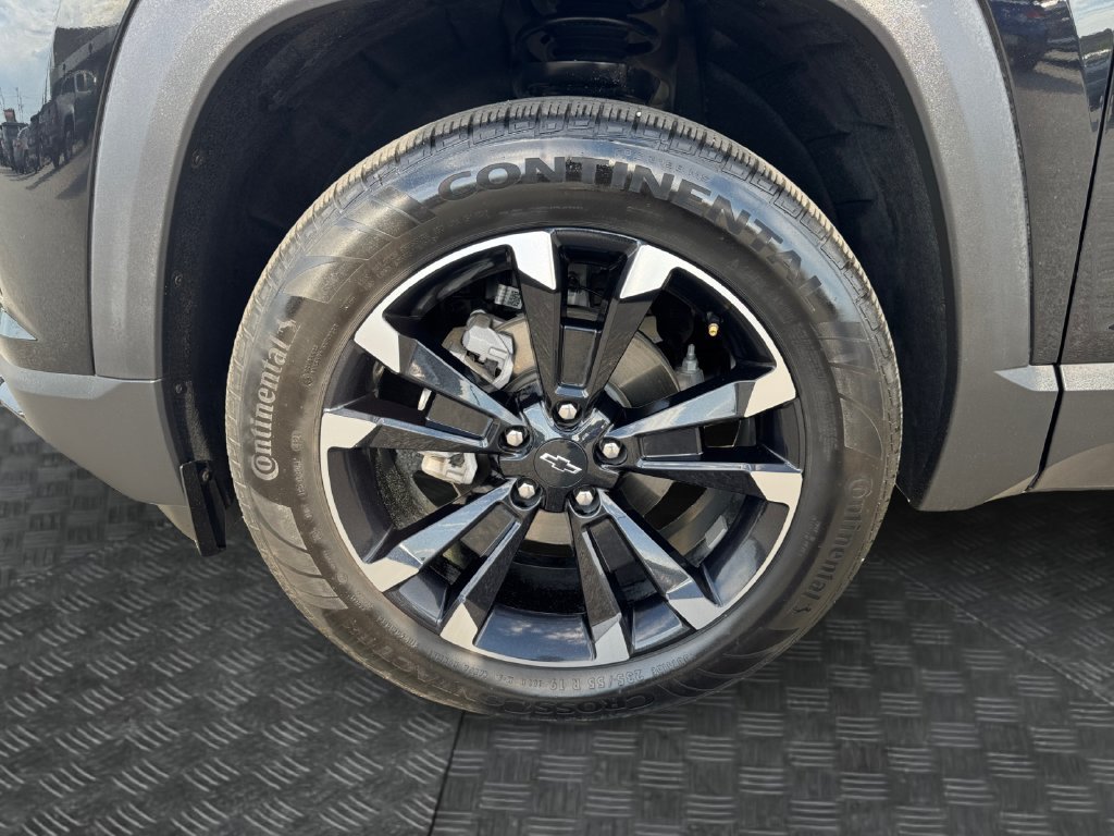 Used 2025 Chevrolet Equinox RS FWD image 14