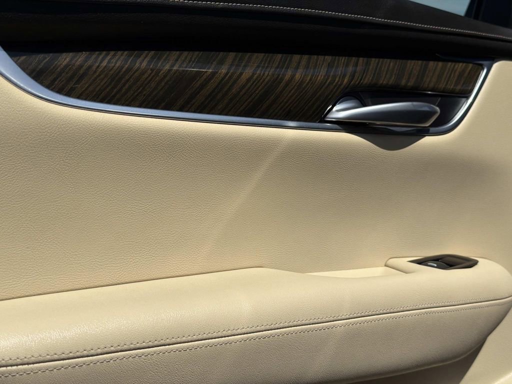 Used 2019 Cadillac XT5 FWD image 18