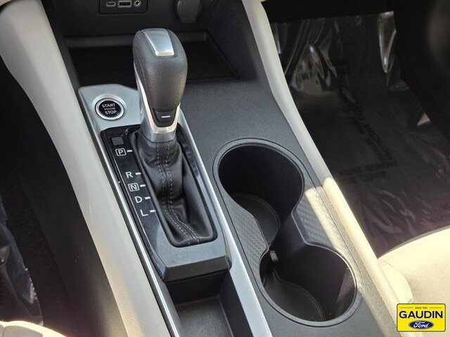 Used 2025 Nissan Altima 2.5 SV FWD image 24