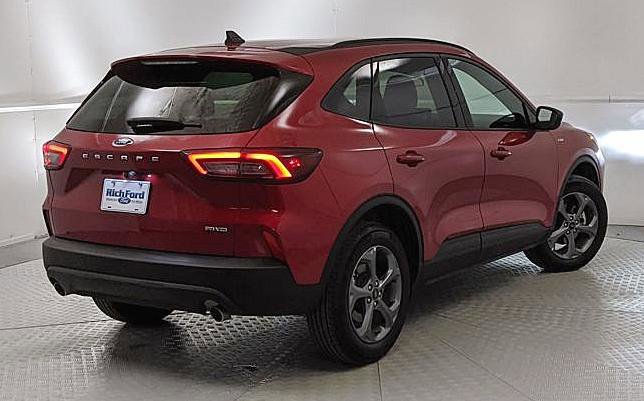 Certified 2025 Ford Escape ST-Line image 4