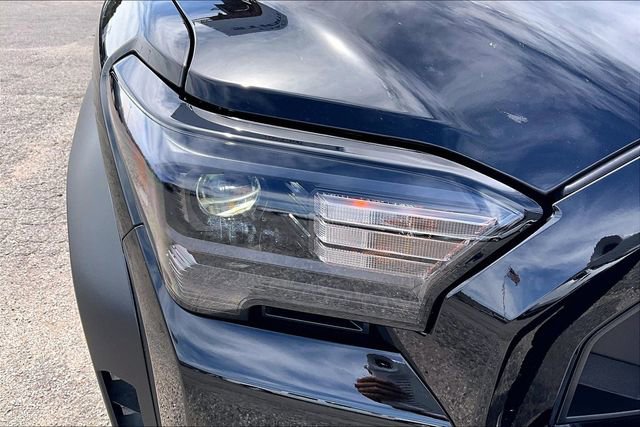 Used 2025 Toyota 4Runner SR5 AWD/4WD image 28