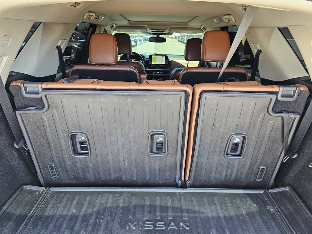 Used 2022 Nissan Pathfinder Platinum w/ Cargo Package FWD image 17