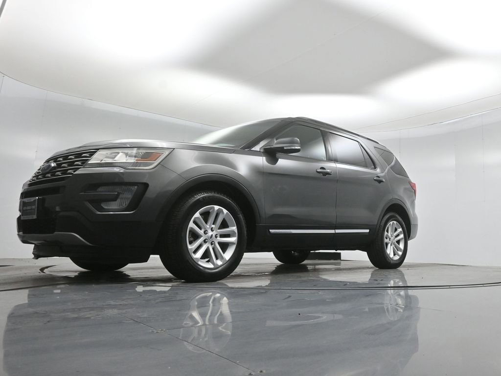 Certified 2017 Ford Explorer XLT w/ Equipment Group 202A image 47