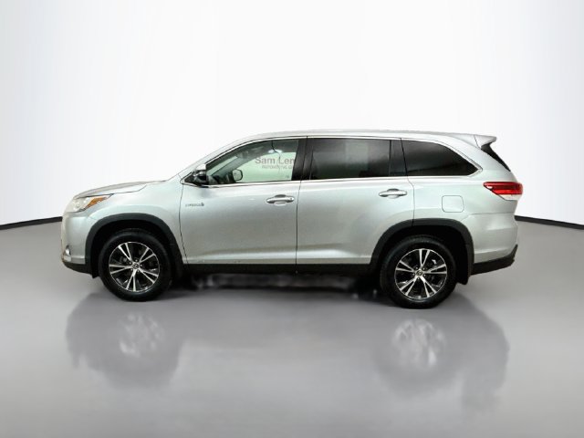 Used 2019 Toyota Highlander LE AWD/4WD image 4