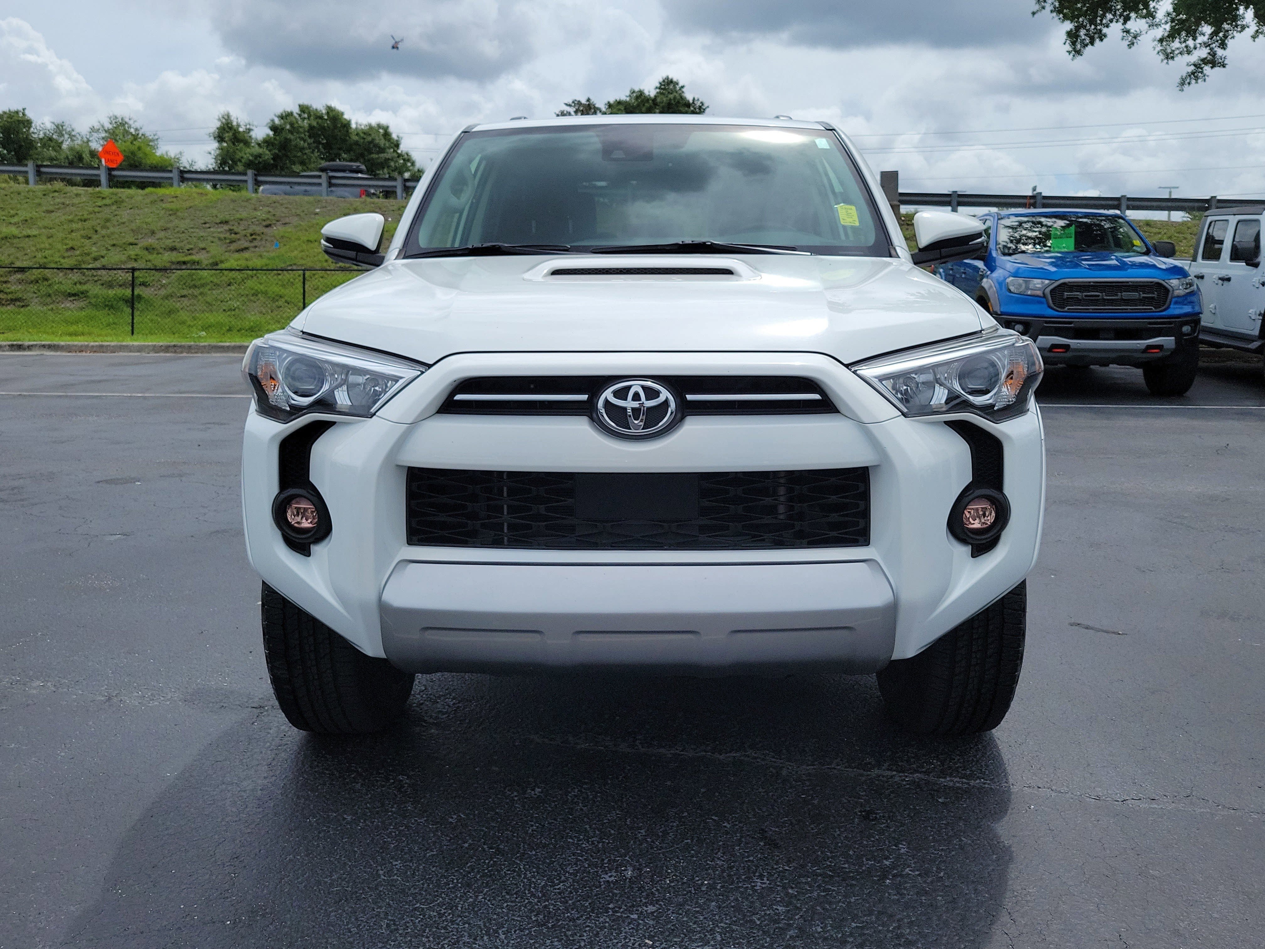 Used 2023 Toyota 4Runner TRD Off-Road Premium w/ Moonroof Package AWD/4WD image 2