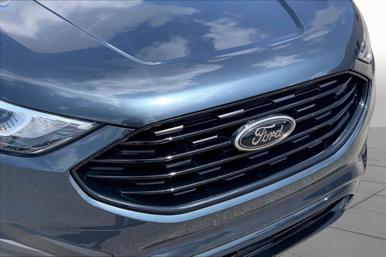 Certified 2022 Ford Edge SE w/ Black Appearance Package AWD/4WD image 30