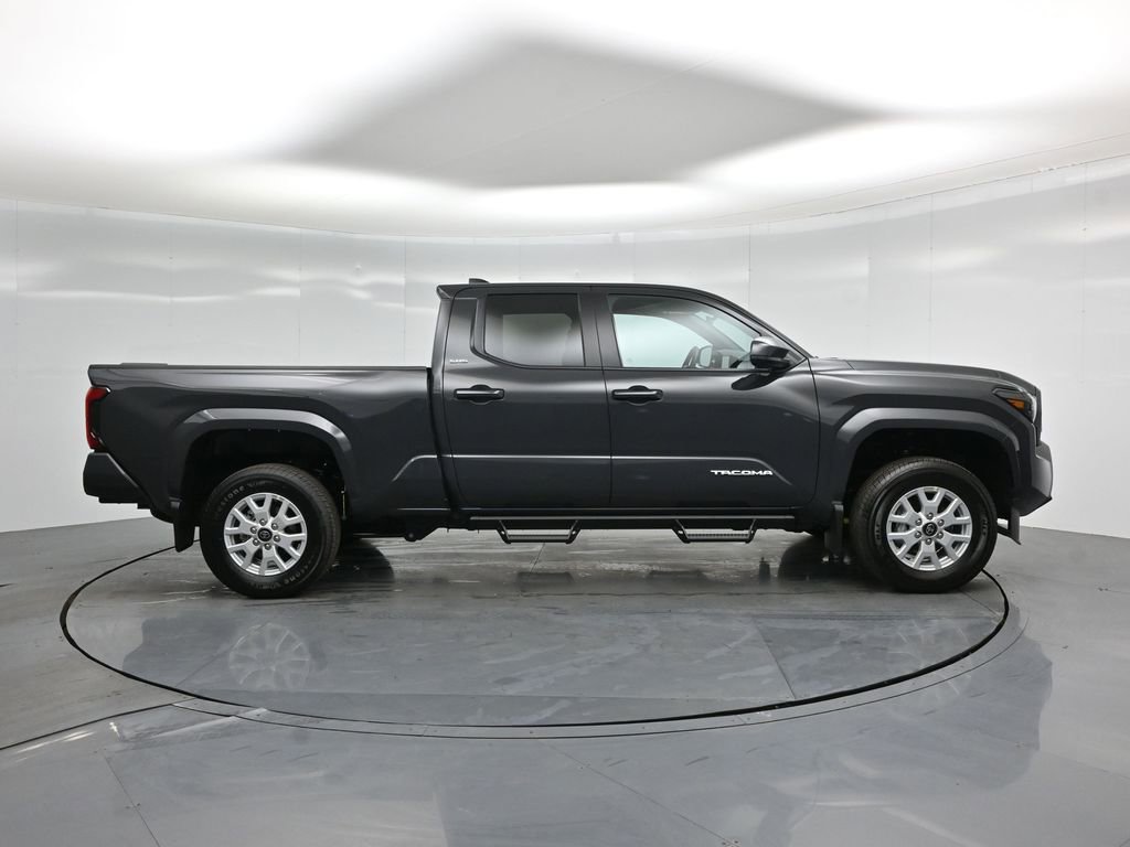 Used 2025 Toyota Tacoma SR5 image 21
