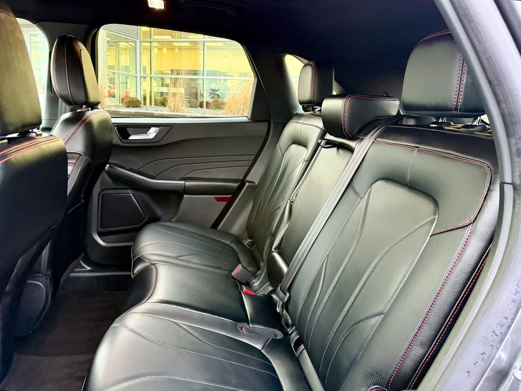 Certified 2025 Ford Escape ST-Line Elite w/ Premium Technology Package image 11
