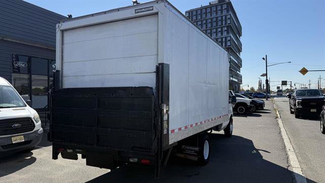 Certified 2018 Ford E-350 and Econoline 350 Super Duty RWD image 30