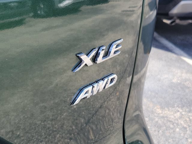 Used 2023 Toyota Corolla Cross XLE AWD/4WD image 7