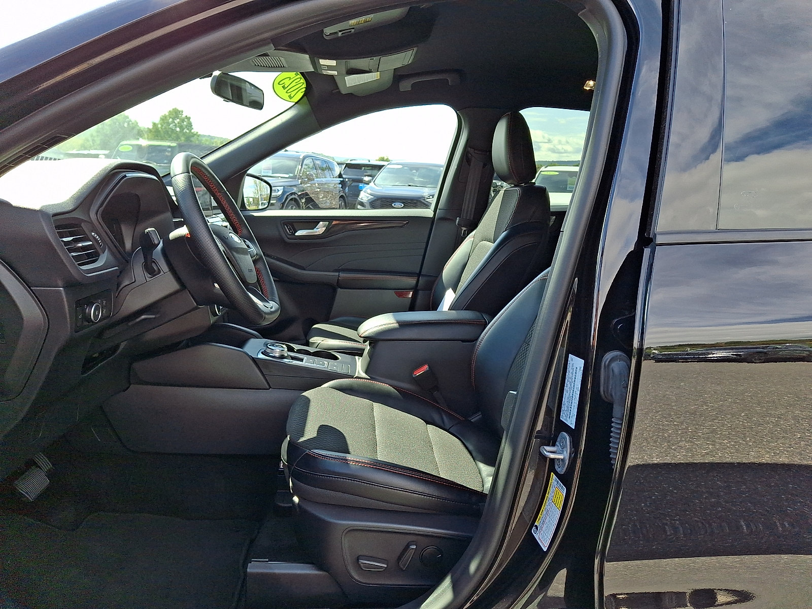 Certified 2025 Ford Escape ST-Line Select AWD/4WD image 14