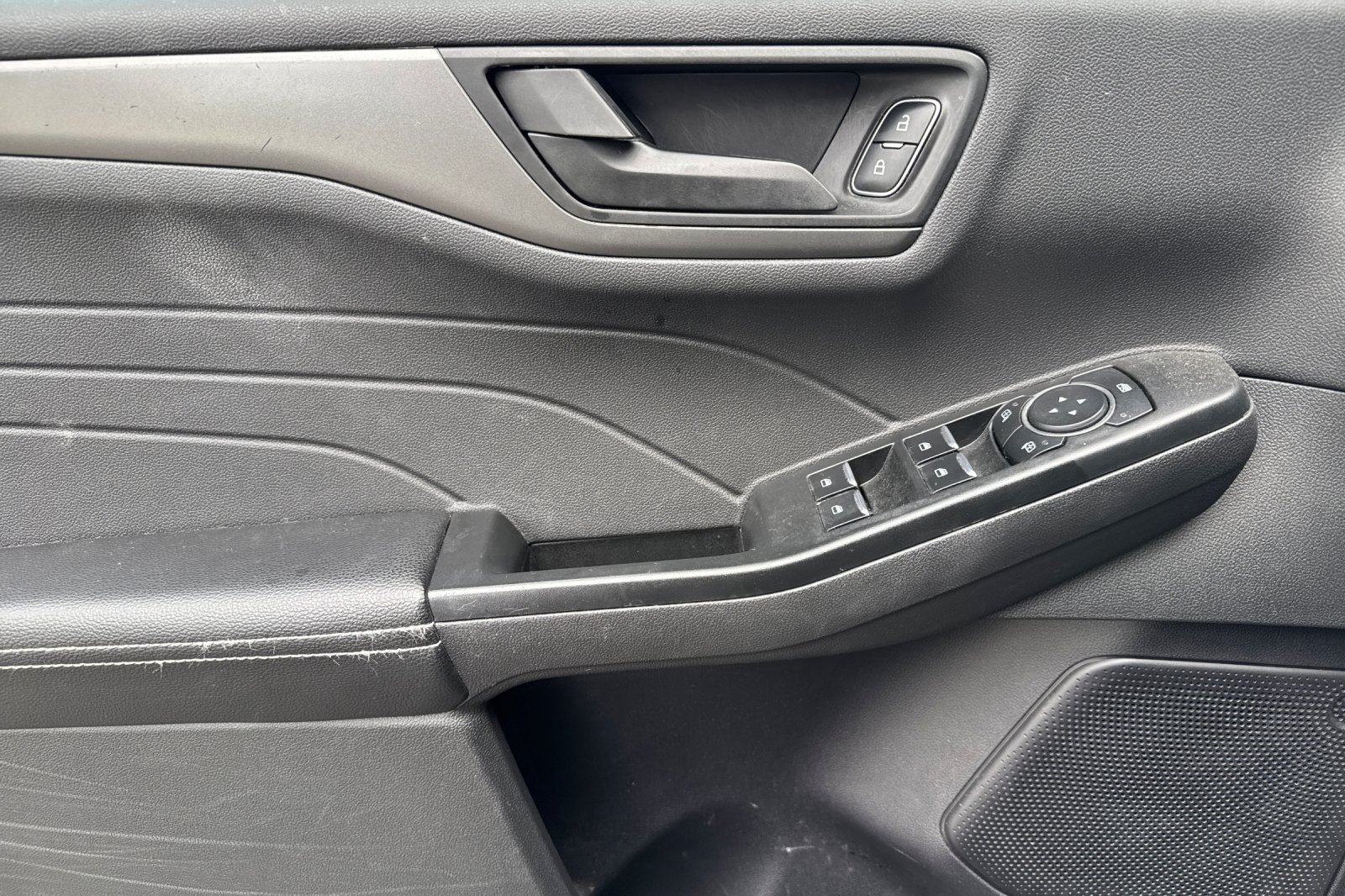 Certified 2024 Ford Escape Active AWD/4WD image 11