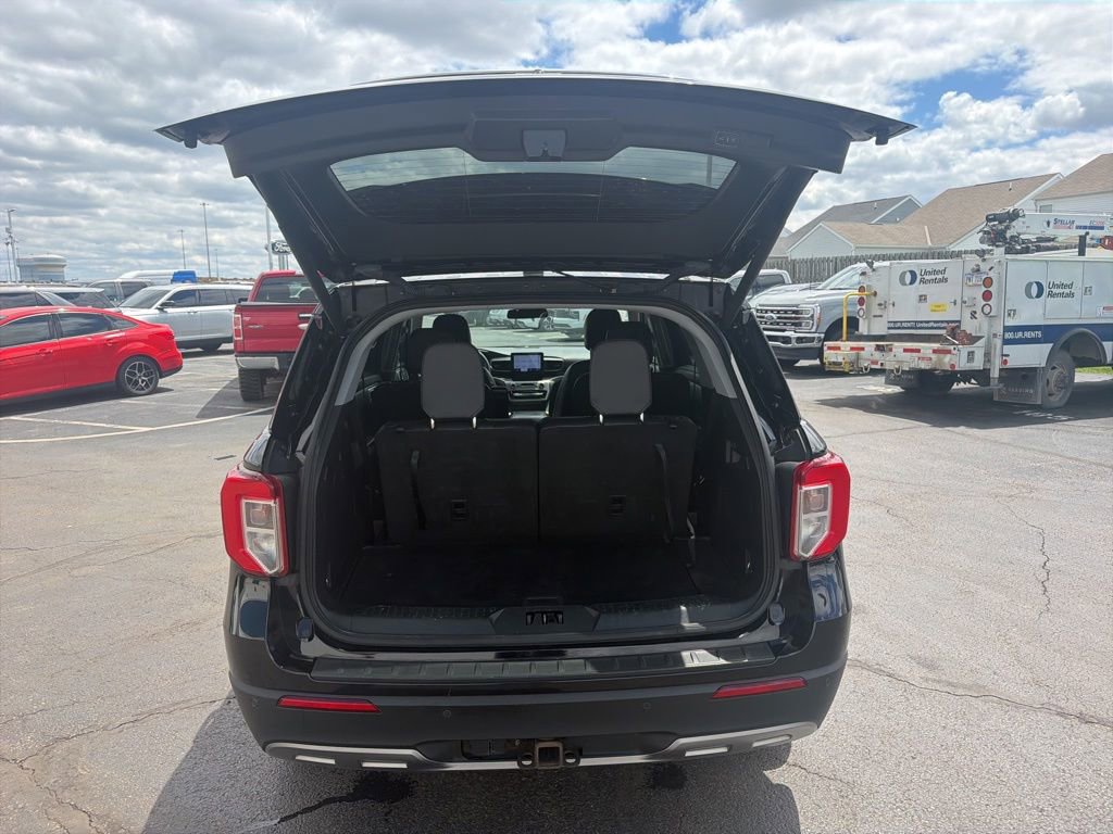 Certified 2022 Ford Explorer XLT w/ Equipment Group 202A AWD/4WD image 44