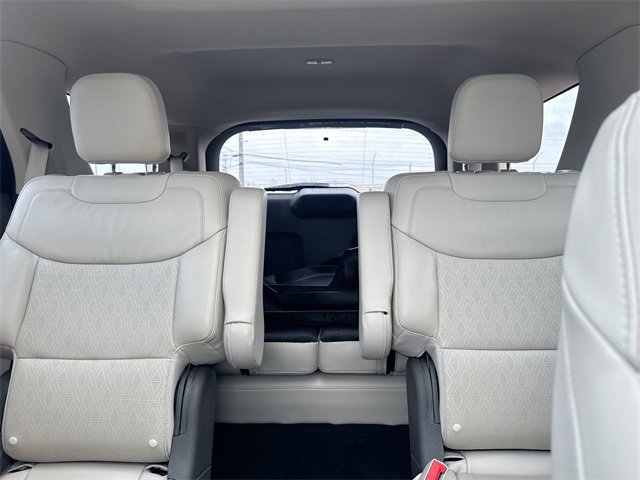 Certified 2021 Ford Explorer Platinum w/ Equipment Group 601A image 31