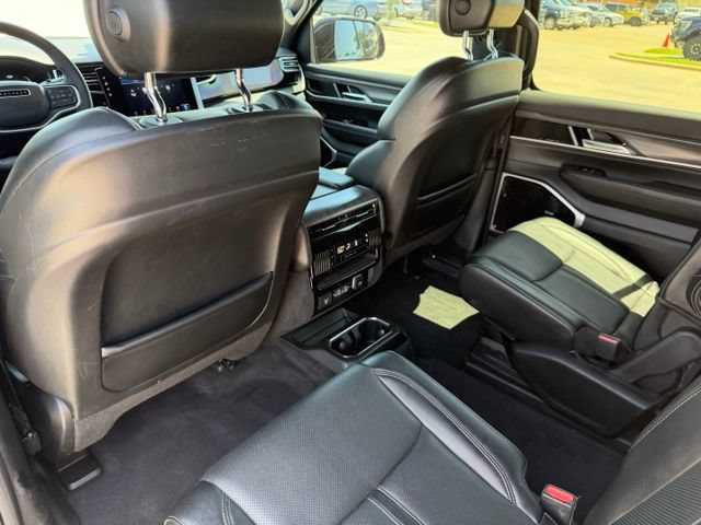 Used 2023 Jeep Wagoneer L Series III w/ Premium Group I AWD/4WD image 22