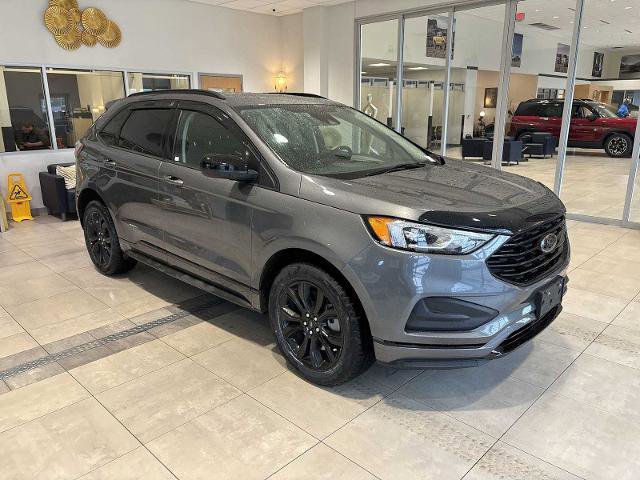 Certified 2024 Ford Edge SE w/ Black Appearance Package image 7