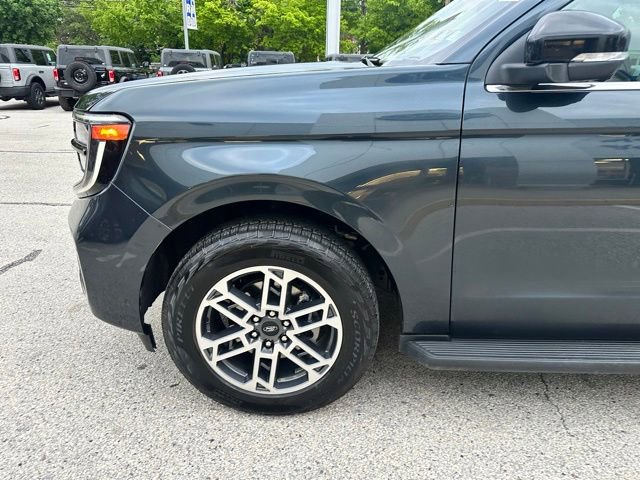 Certified 2025 Ford Expedition Active AWD/4WD image 95
