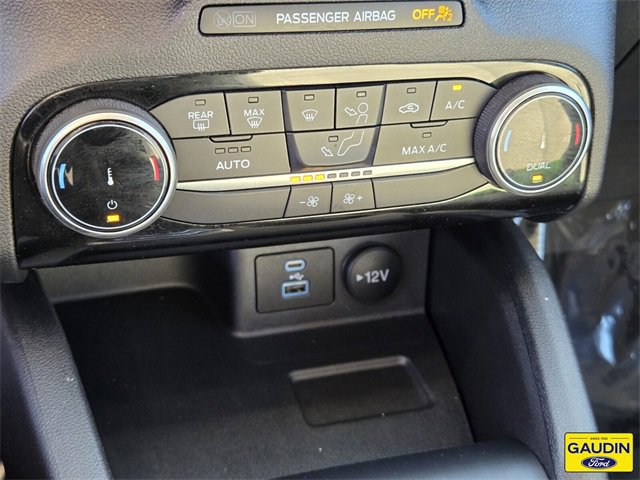 Certified 2022 Ford Escape SE w/ SE Sport Appearance Package image 23